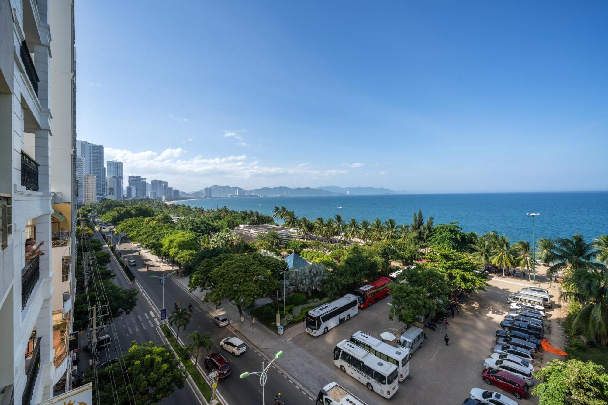 Khach San Nami Nha Trang Hotell Exteriör bild