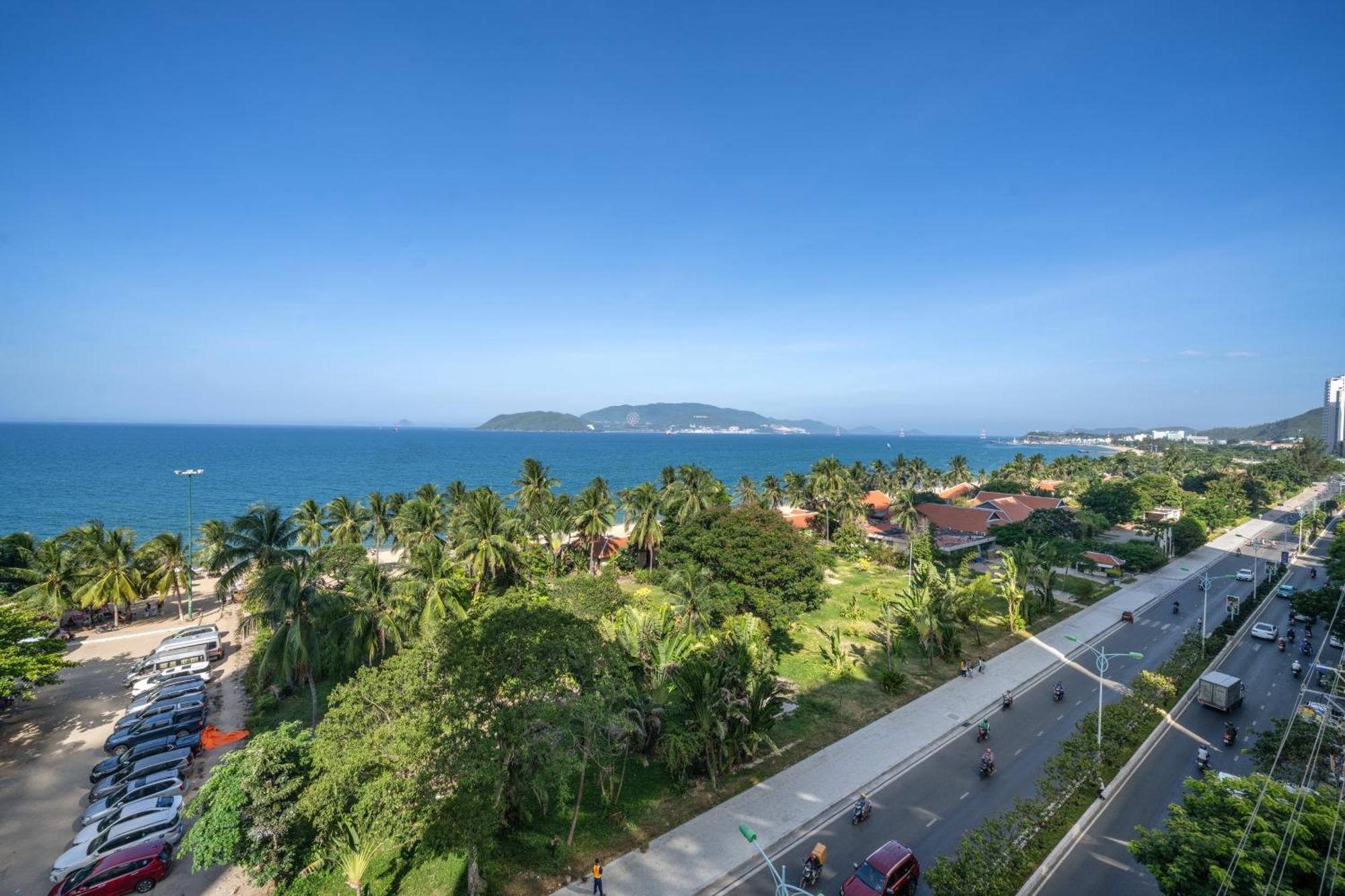 Khach San Nami Nha Trang Hotell Exteriör bild